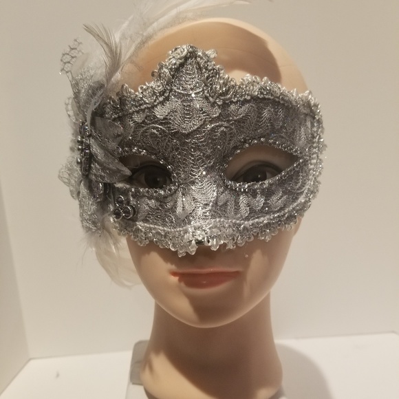 917 Mardi Gras mask - Picture 2 of 2
